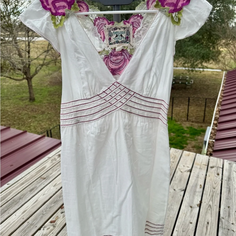 Floral Embroidered White Dress Chelsea & Violet M Sundress Boho Hippie Appliqué - Picture 2 of 5